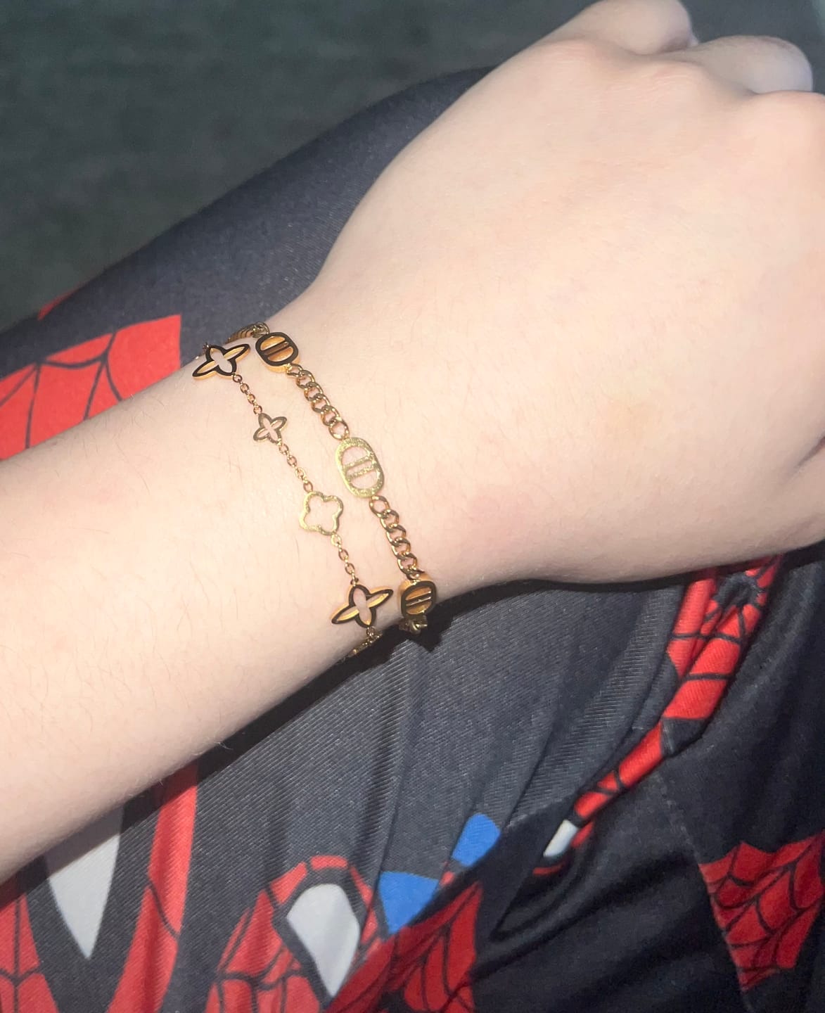 Customer photo review of Fancy Clover Armband | 18K vergoldet