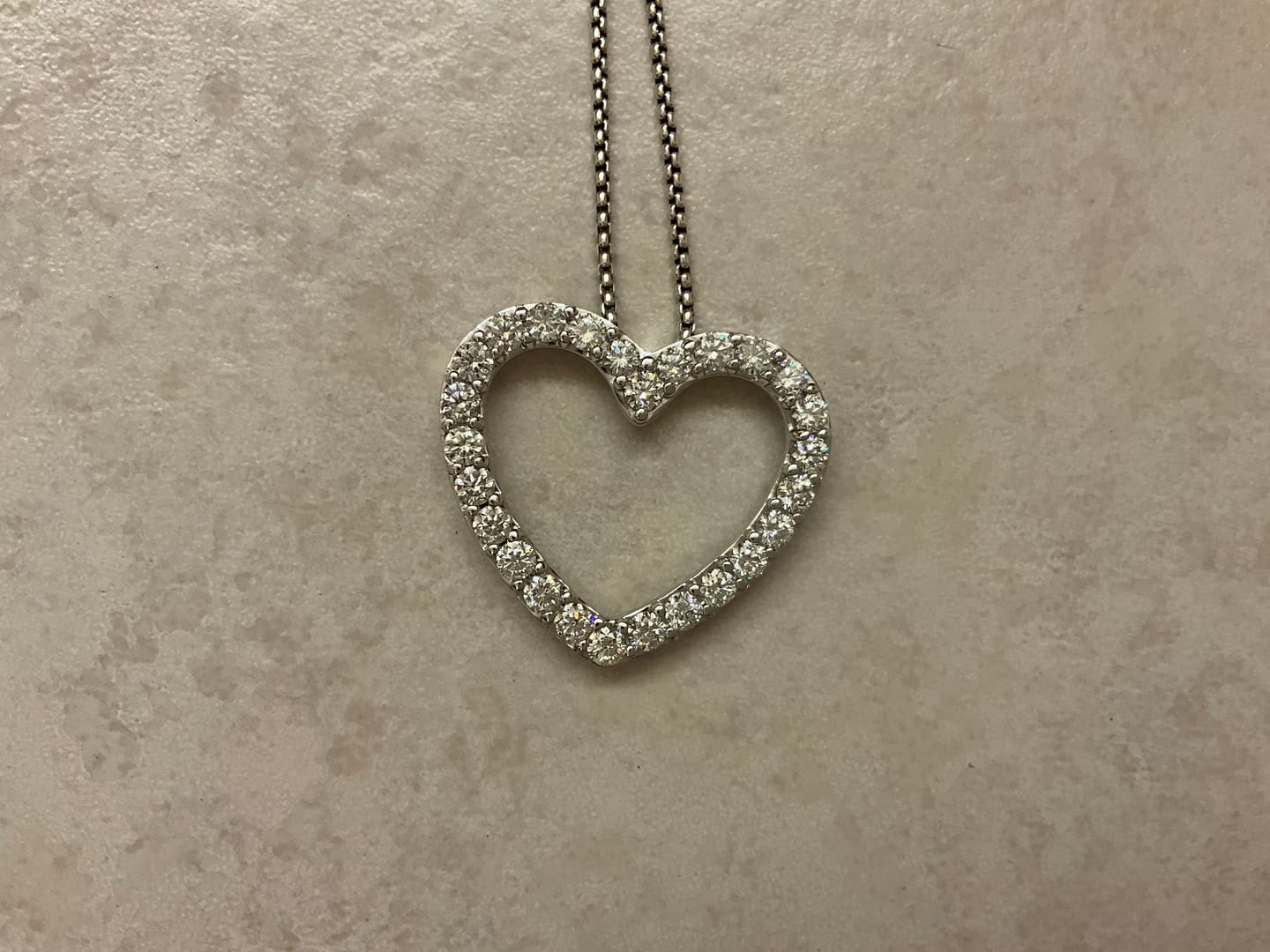 Customer photo review of Heart Shaped Pendant Necklace 5.20 Ct Round Cut Natural Diamonds White Gold