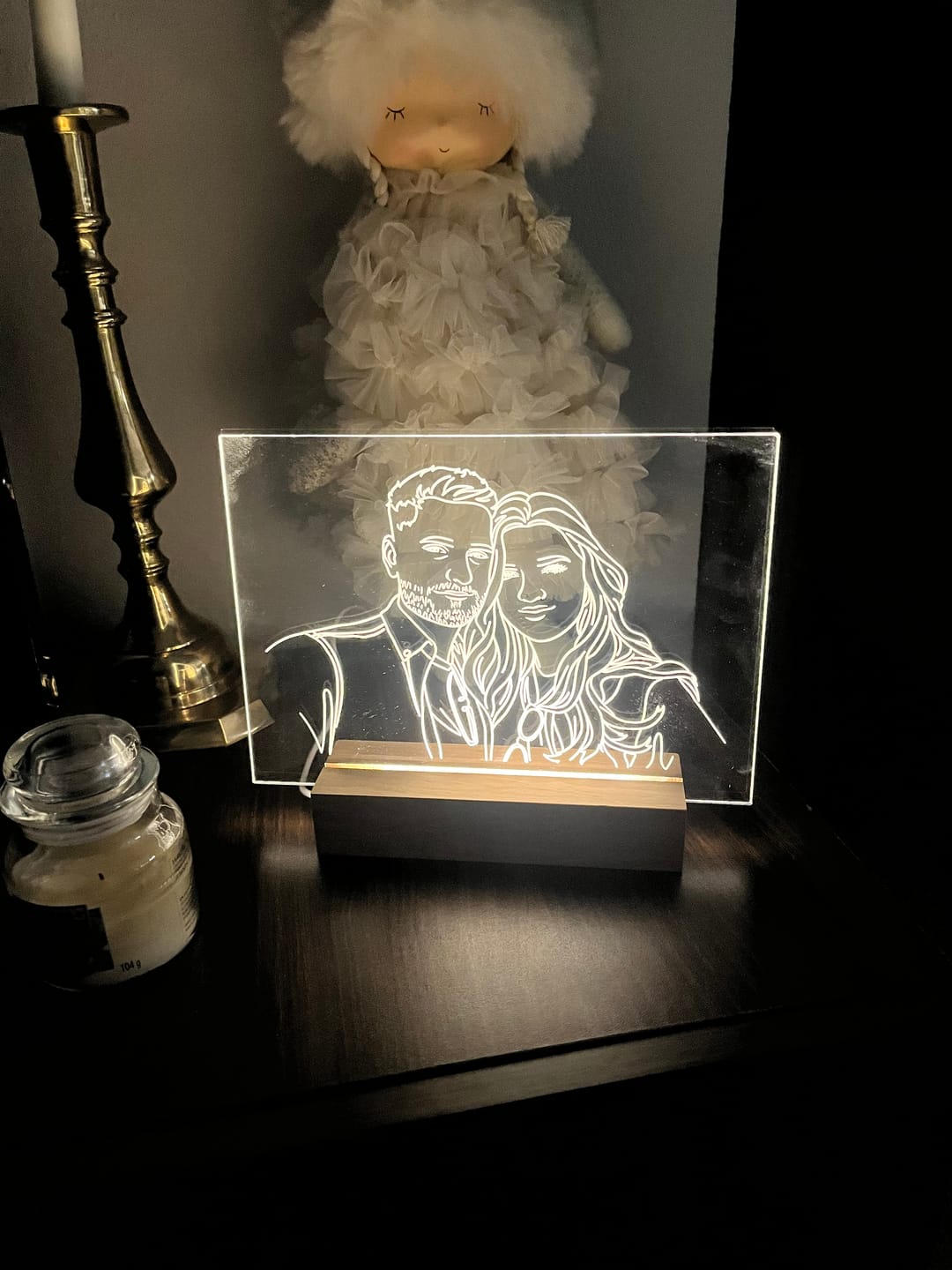 Customer photo review of Lâmpada Retrato Line Art Personalizado