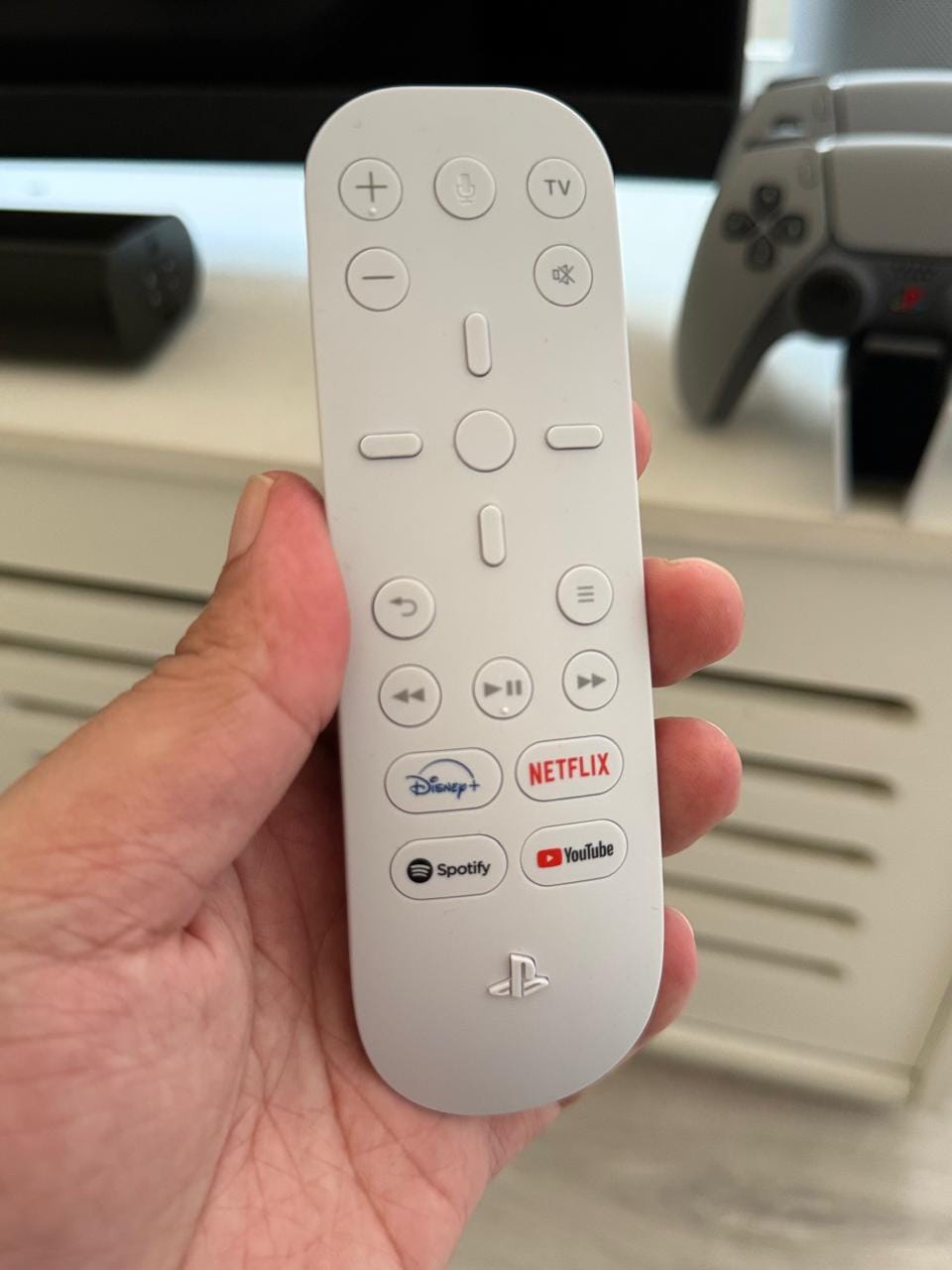 Customer photo review of PS5 Media Remote - Glacier White