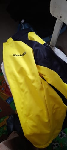 Avis photo d'un client sur Veste Thermique Cyclisme Jaune - Thermika