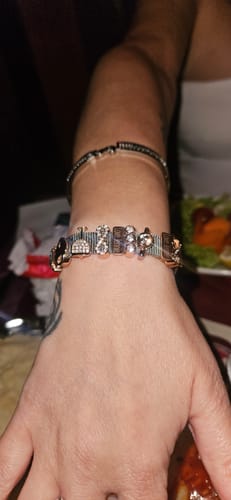 Customer photo review of Mesh charm name rosé gold