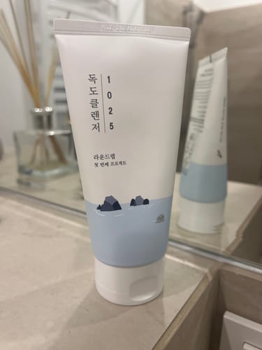 Customer photo review of ROUND LAB 1025 Dokdo Cleanser veido prausiklis