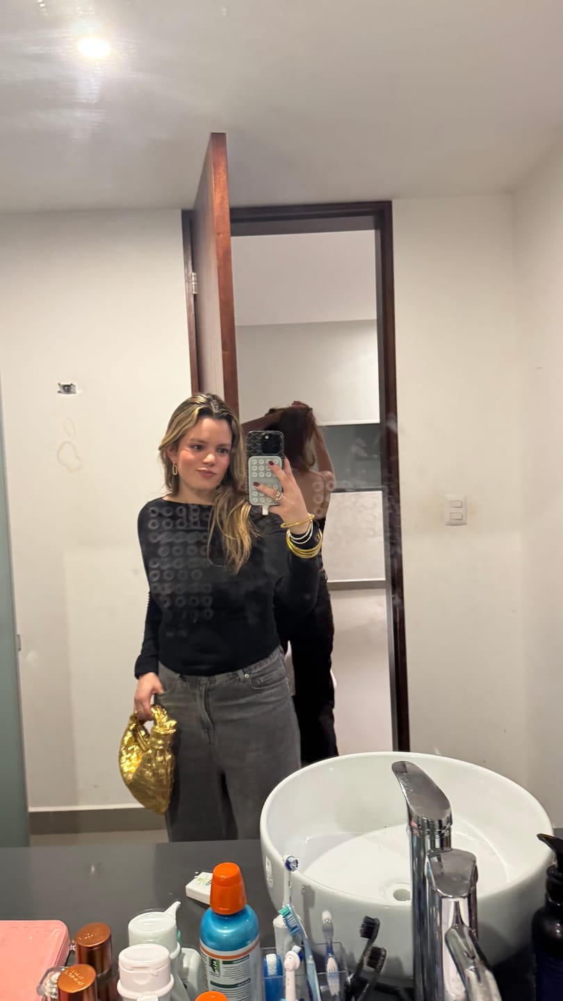Customer photo review of Par Arracada Con Dije Ovalado