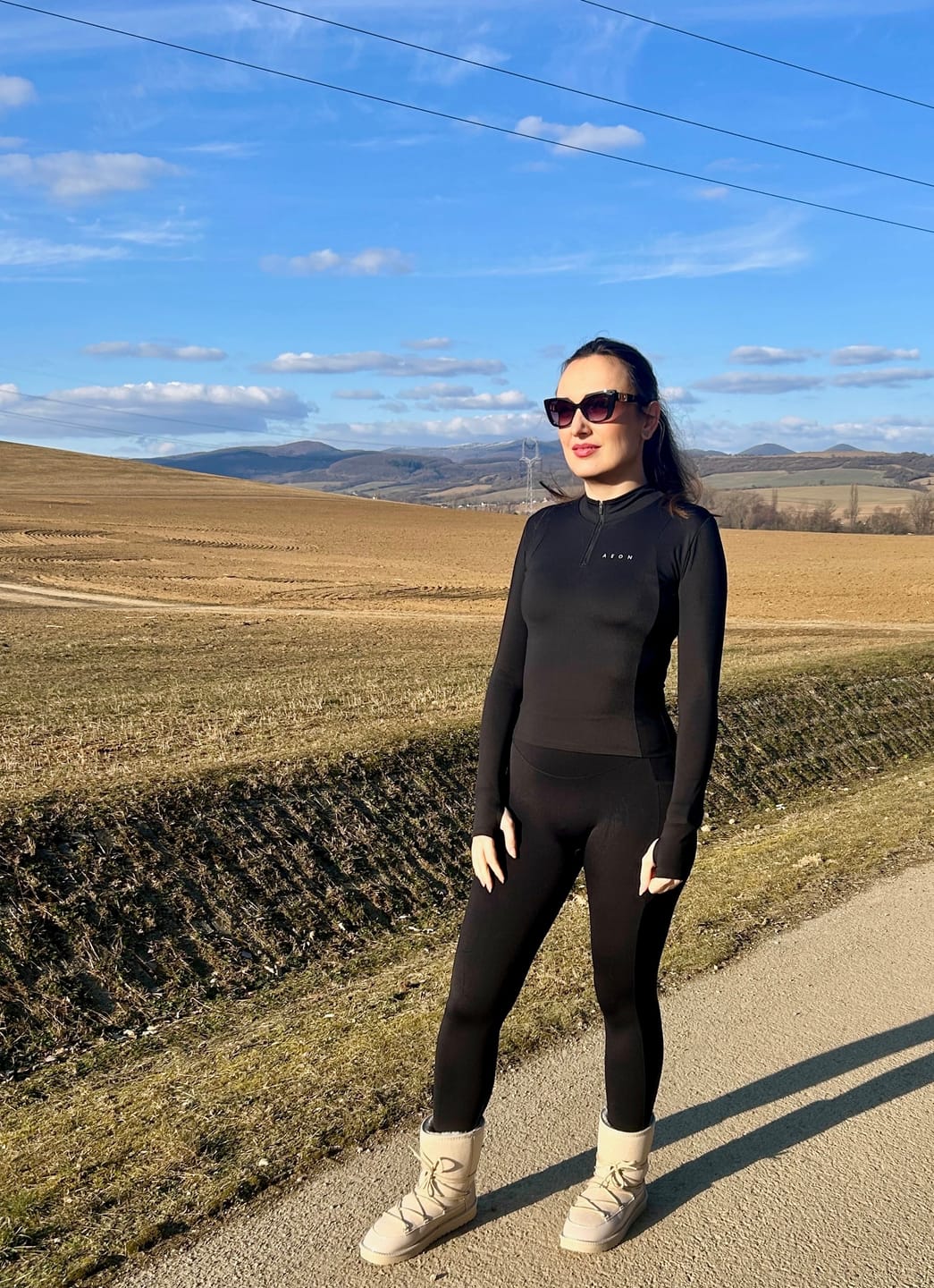 Customer photo review of SECOND SKIN POCKET LEGGINGS