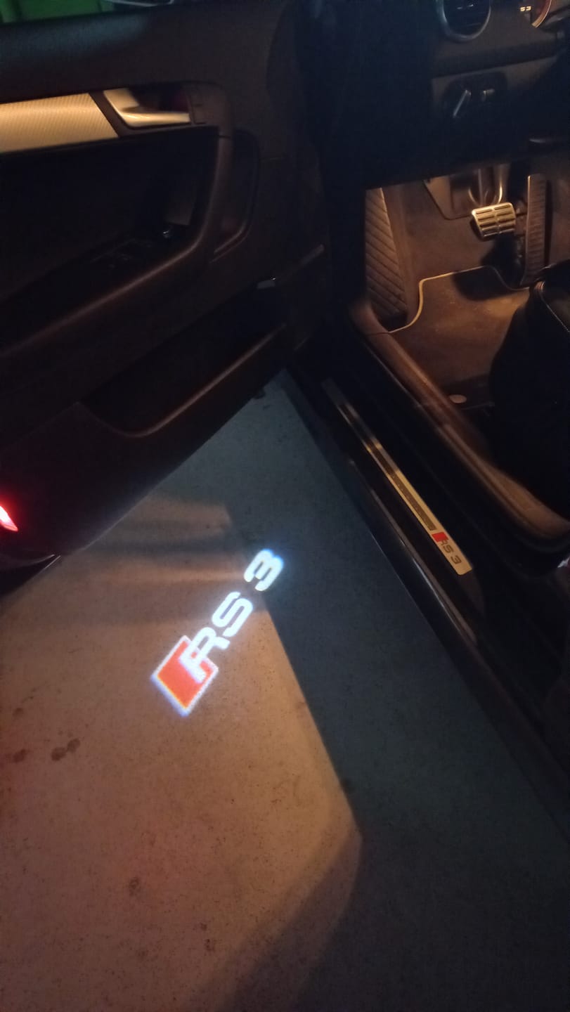Customer photo review of Projecteur Led Porte Logo Audi