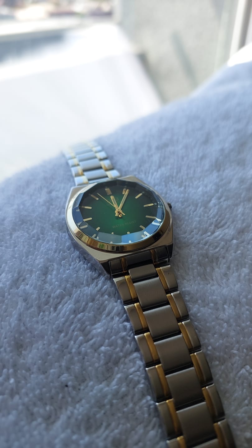 Customer photo review of Reloj Q&Q JDM QB78-422 Cristal Mineral Biselado 36mm