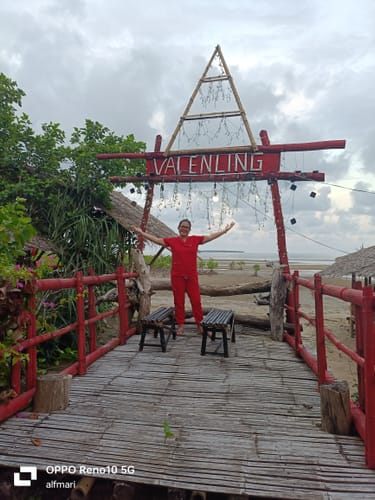 Customer photo review of Jogger MoveTech® Scrub Pants - Women / Cherry Pop