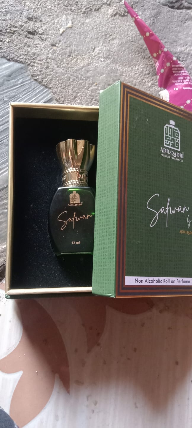 Customer photo review of Safwan Luxury Attar Perfume