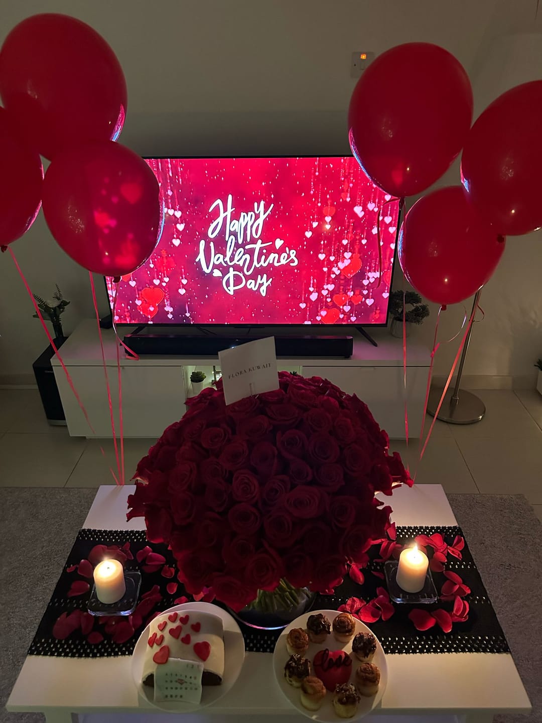 Customer photo review of 100 Stunning Red Roses