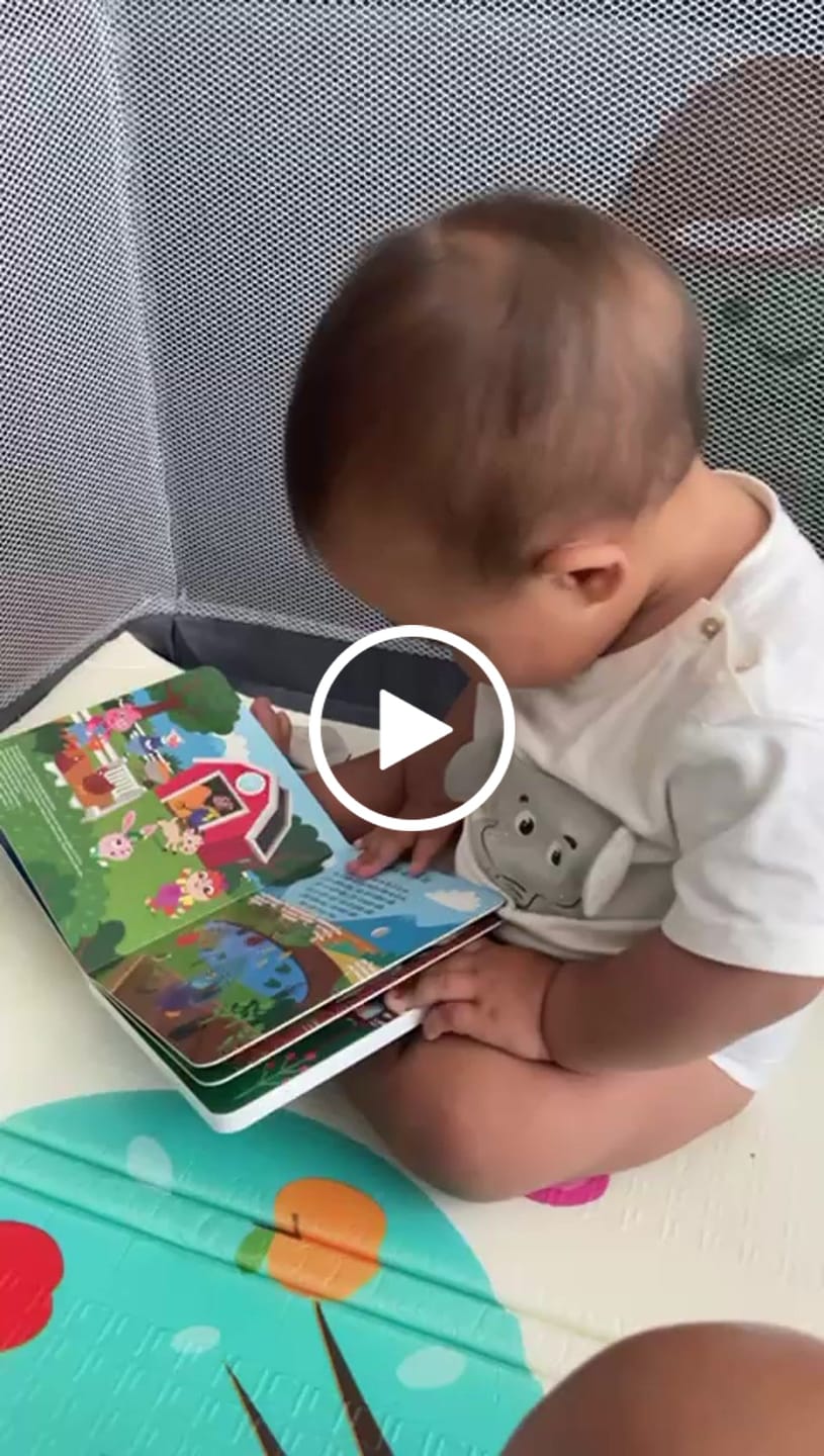 Customer video review of Libro Interactivo Canciones de Animales en español