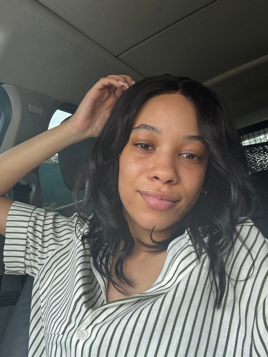 Customer photo review of Straight 10 inch BoB Wig