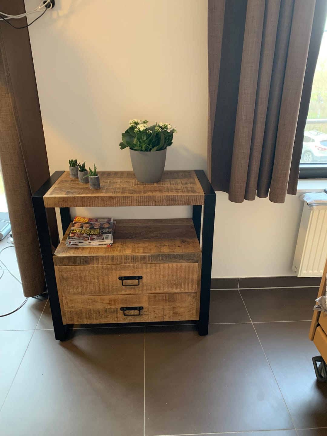 Customer photo review of Mangohout kastje met 2 lades Industrieel Design | Mangohout en Staal | 80x40x80cm