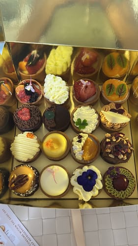 Customer photo review of The Dessert Connoisseur 16pcs