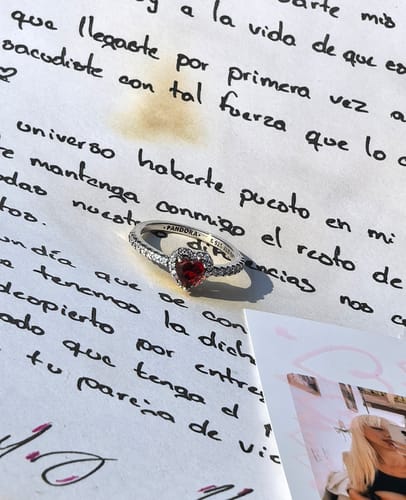 Customer photo review of ANILLO PANDORA CORAZON ELEVADO ROJO + KIT DE REGALO