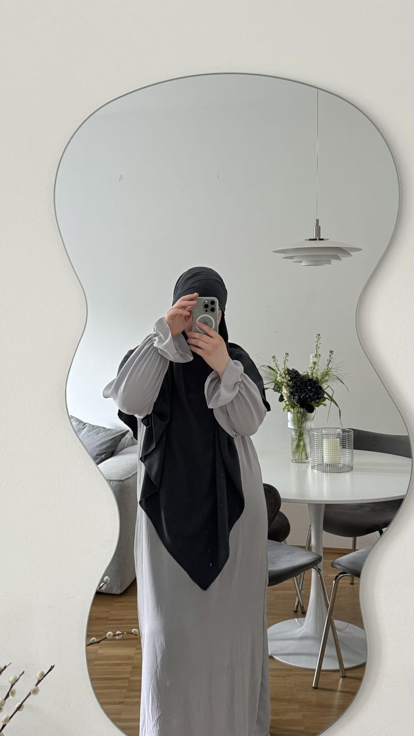 Customer photo review of Abaya mit Rüschenärmeln
