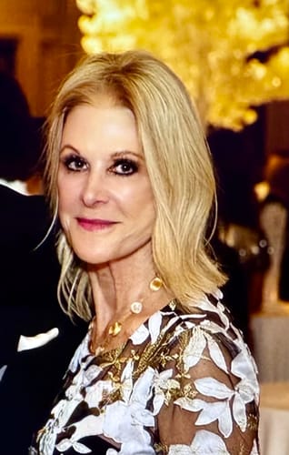 Customer photo review of Elsie Light Volume