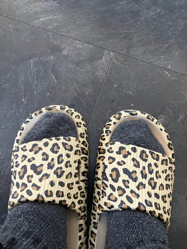 Customer photo review of HappyFlops