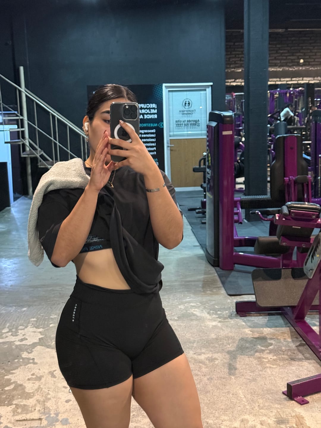 Customer photo review of W161 Elevate shorts 5"