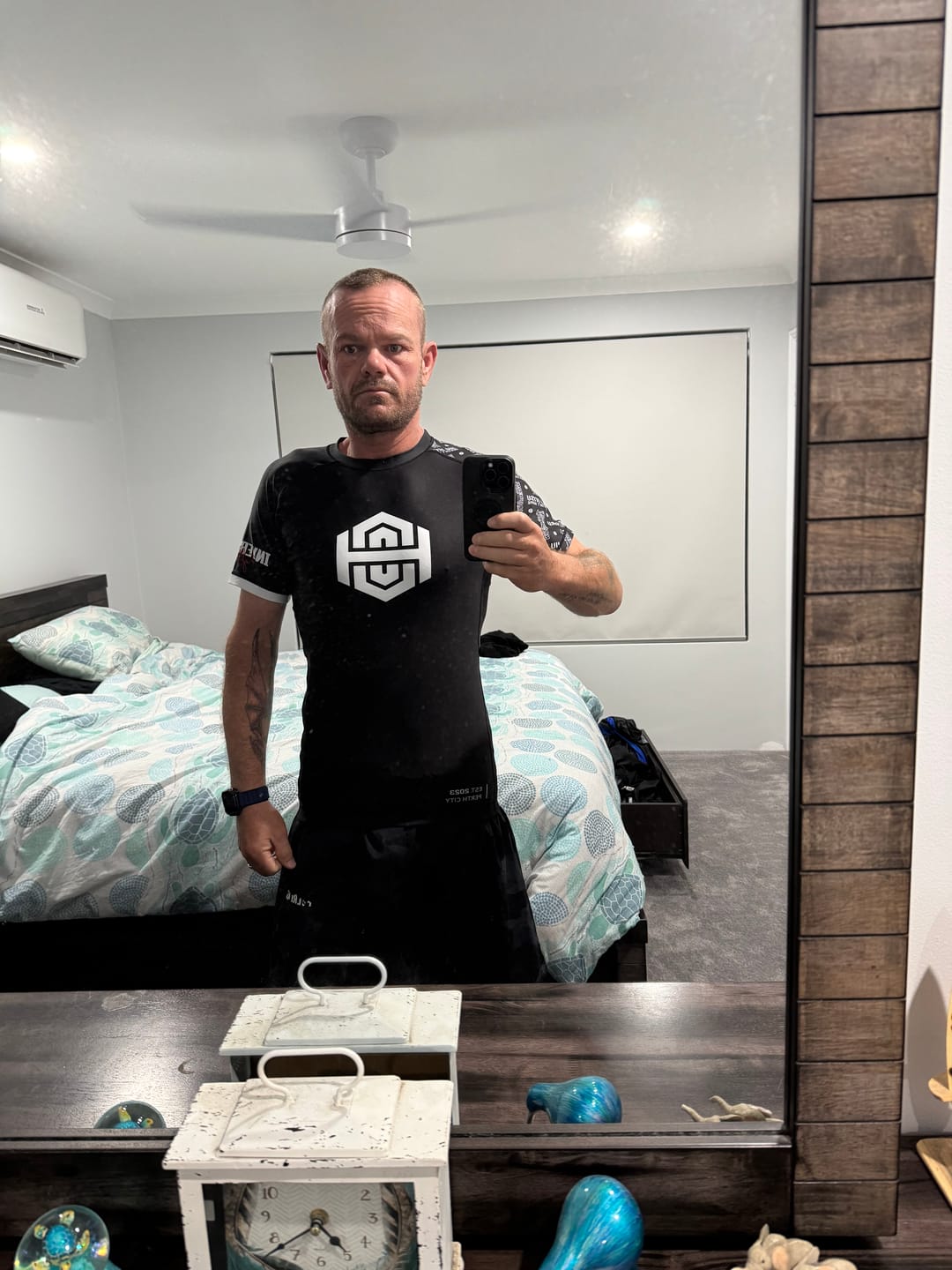 Customer photo review of JJDW BLACK SERIES - BJJ RASHGUARD - BLACK