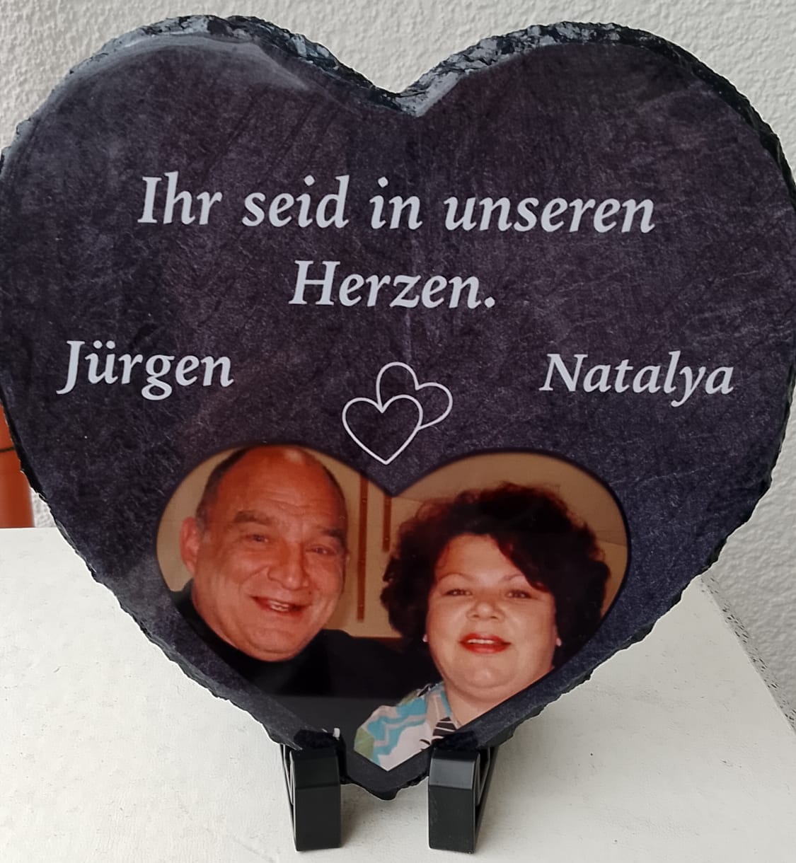 Customer photo review of Unsere Schutzengel - Personalisiertes Trauer Schieferherz für 2 Personen