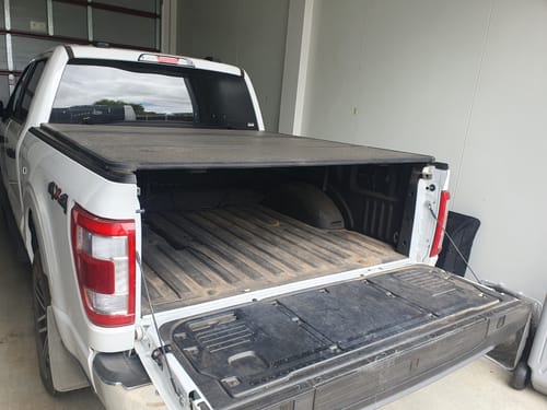 Customer photo review of Tri-Fold Hard Lid Tonneau Cover for Ford F-150 2015-2024 5,5' BED