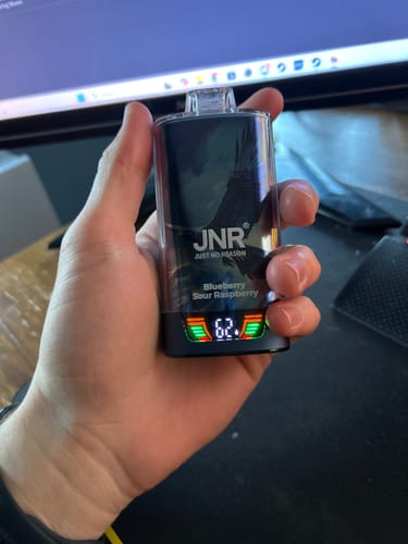 Customer photo review of JNR - Falcon Pro - 28000 Bouffées - 2% de nicotine - Puff Jetable / Vape Disposable