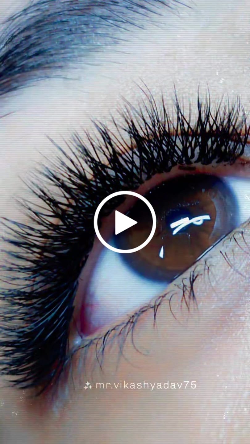 Customer video review of Classic Lashes