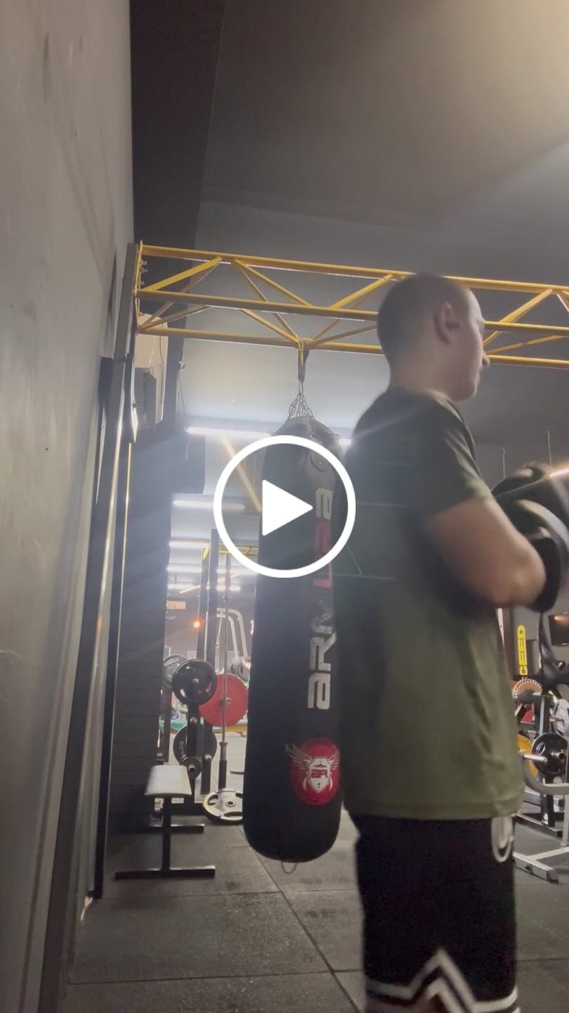 Customer video review of Manusi Box Knockout Ultra Usoare