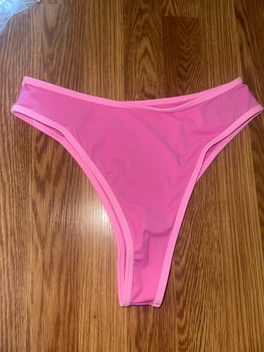 Customer photo review of CARSON Poppy Pink Cheeky Bikini Bottoms