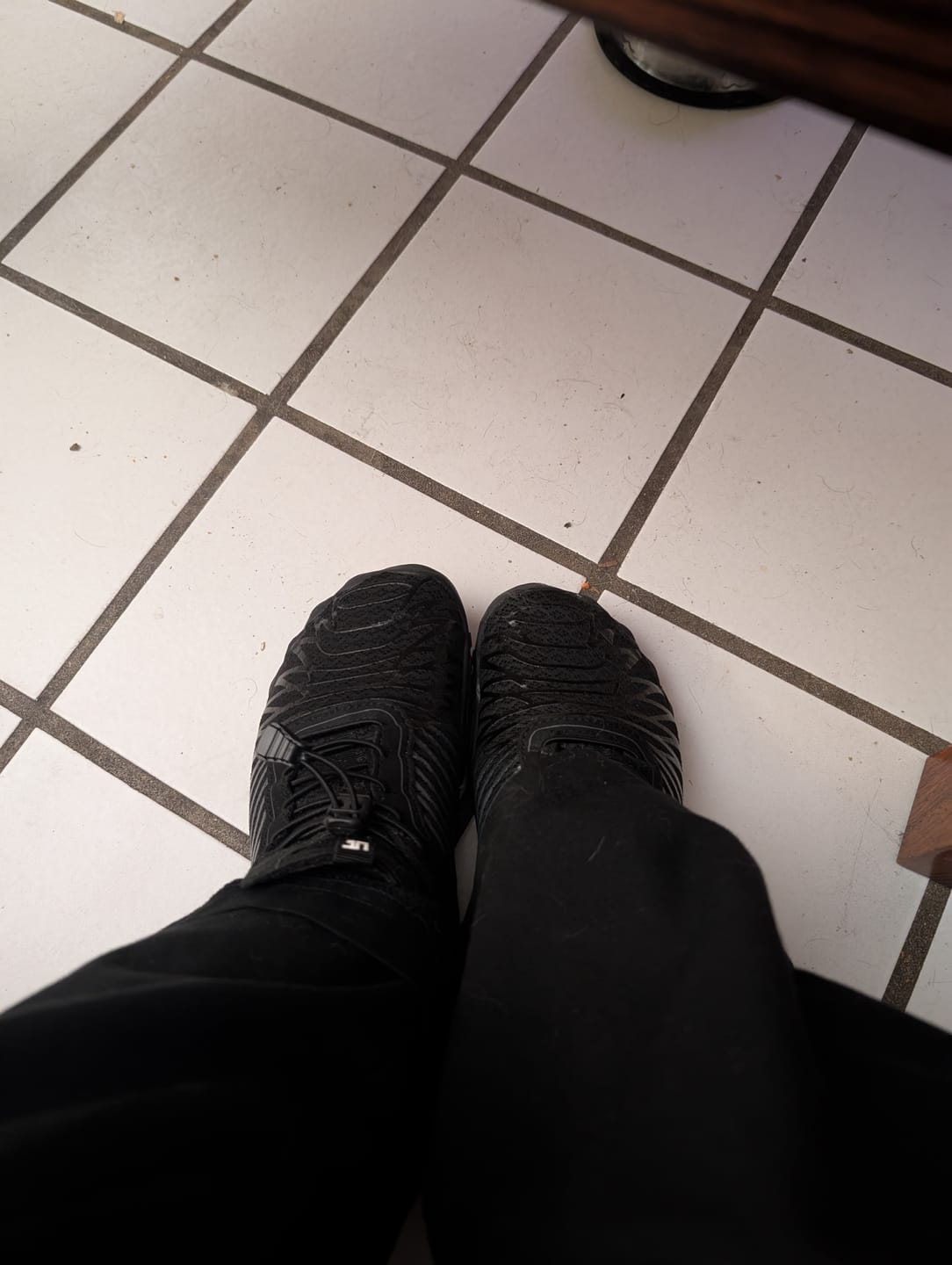 Customer photo review of Lorax Pro – All-Day Comfort & Pain-Free Barefoot Shoes