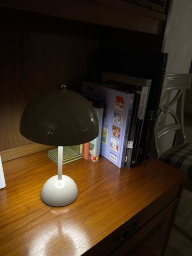 Customer photo review of Bordslampa - Svamplampa Flowerbud - Batteridriven 5000 mAH