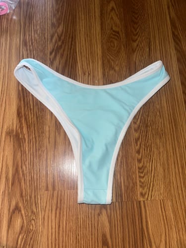 Customer photo review of CARSON Coconut Cloud Cheeky Bikini Bottom