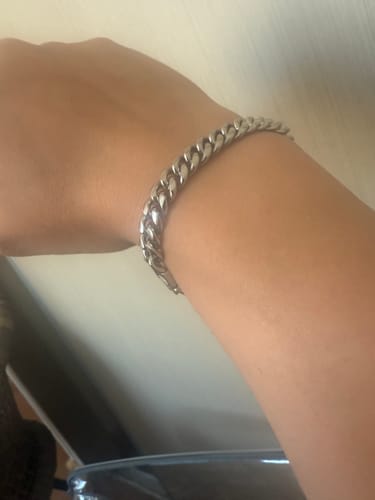 Reseña con foto de un cliente sobre Cadena Cuban Link 8mm