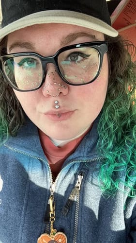Customer photo review of Green Spirit Speckles Makeup Patches - Team Spirit Collection