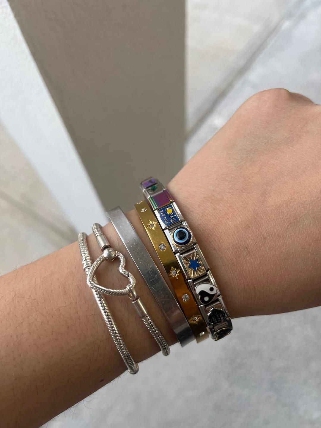 Customer photo review of Brazalete Con Estrellas y Zirconias Redondas