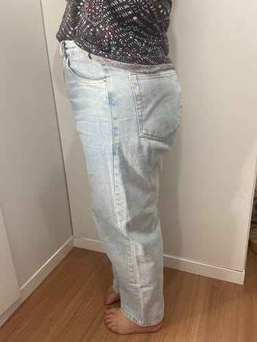 Liliane M. review of Calça Jeans Reta Araçá Azul Claro image 1 out of 2