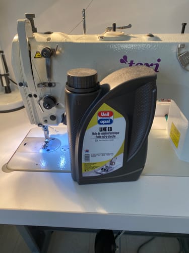 Fabienne R. review of Huile machine à coudre  Vaseline EB15 1 litre image 1 out of 1