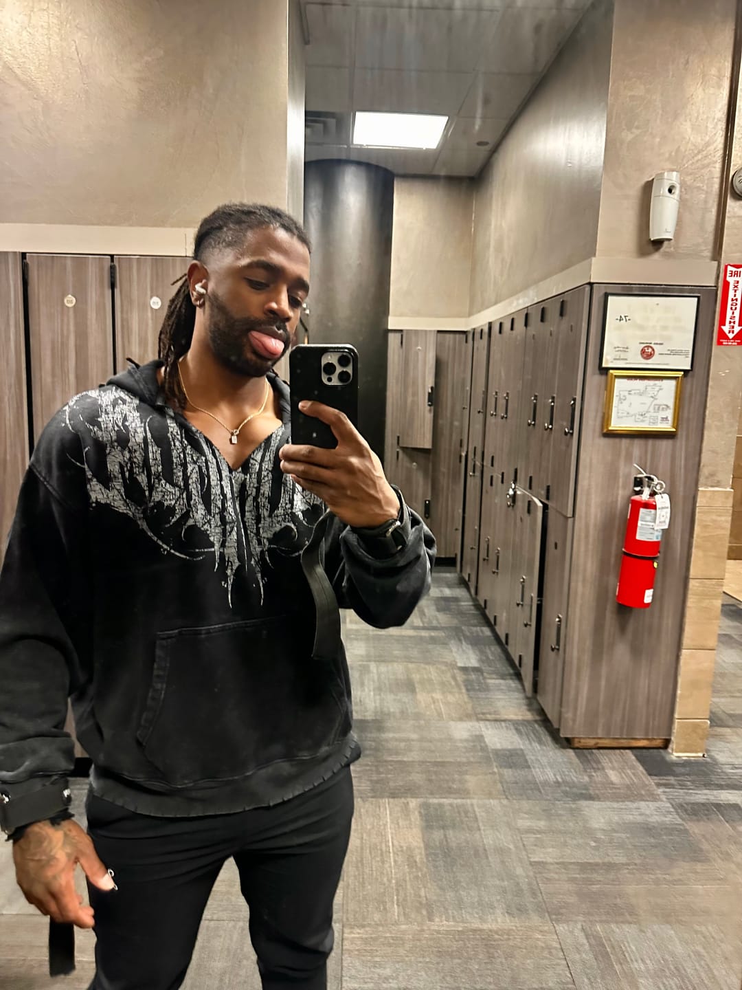 Customer photo review of 5082 - Anarchy Hoodies
