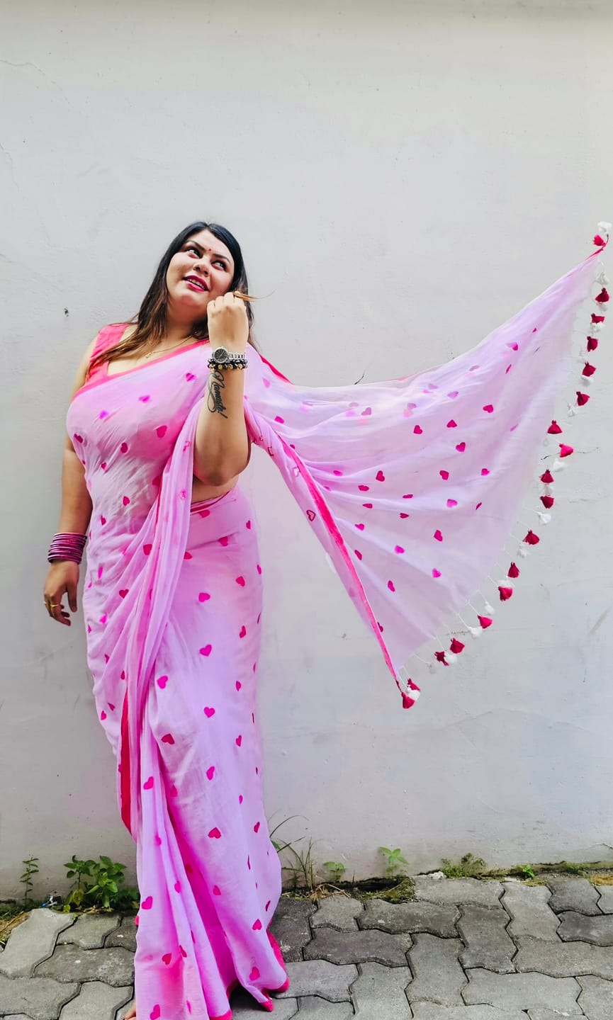 Customer photo review of Pink Love Mulmul Cotton Saree