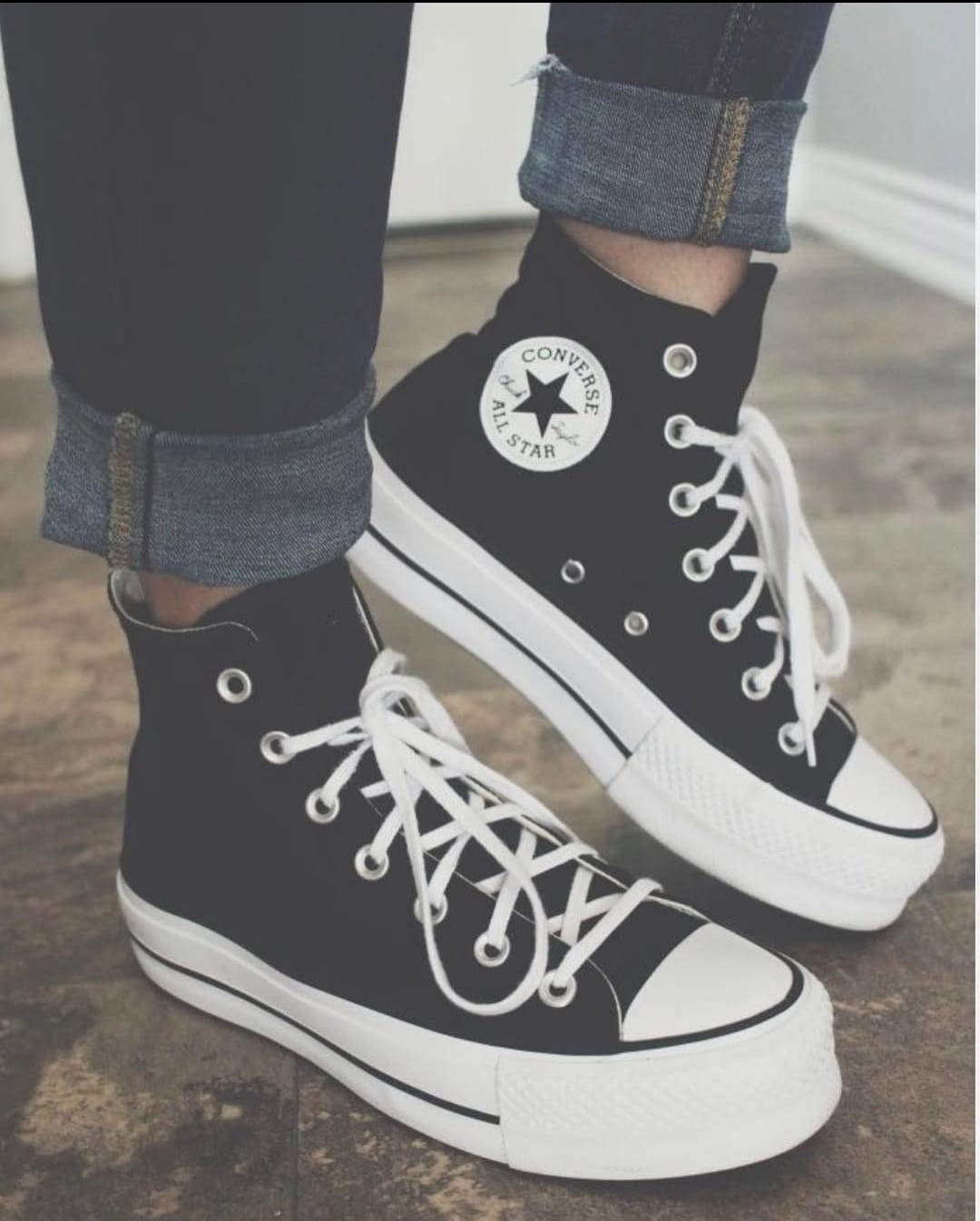 Customer photo review of Zapatillas Converse Chuck Taylor Hi Platform Leather Cuero Negro Blanco