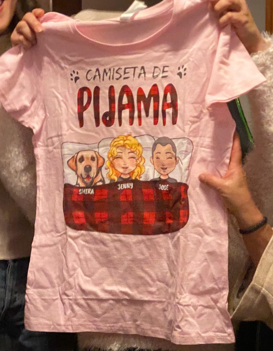 Customer photo review of Nuestra camiseta de pijama - Camiseta personalizada