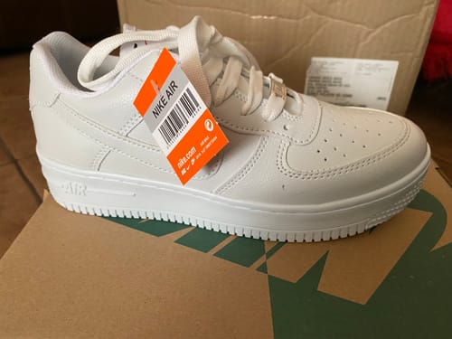 Customer photo review of Tenis Air Force 1 Blanco Total 1.1 Premium