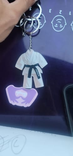 Customer photo review of Porte-clés personnalisé ceinture noire - Cadeau Taekwondo, Karate, Jiu-Jitsu