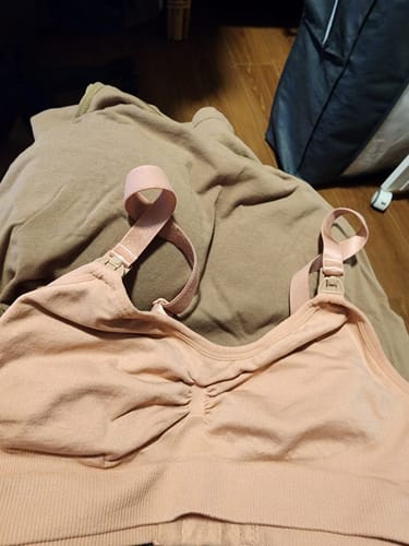 Customer photo review of Lovemère Seamless Nursing Bra