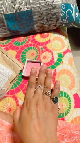 Customer photo review of Silver Beautiful Vanki Ring