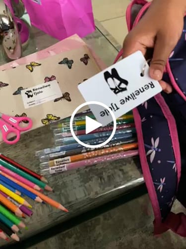 Customer video review of Wrap-around Pencil & Pen Labels