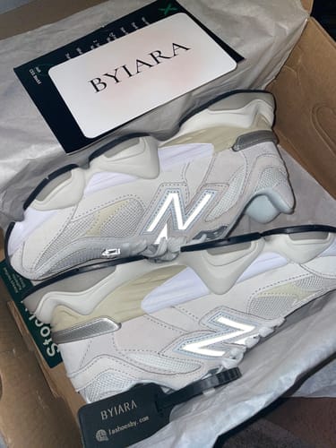 Customer photo review of New Balance 9060