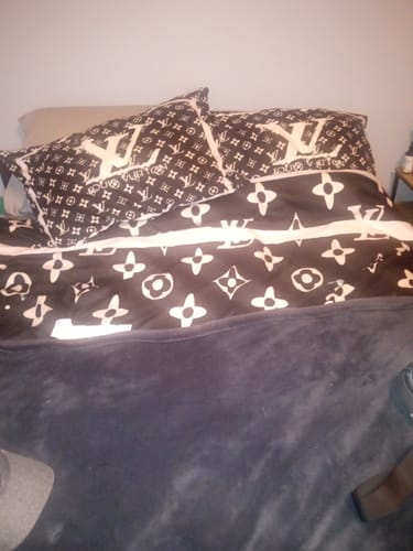 Customer photo review of Black Monogram Louis Vuitton bed set