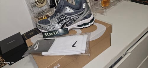 Customer photo review of ASICS baskets Gel Kayano 14 Jasper Green